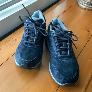 New balance walking shoes